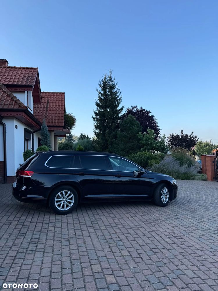 Volkswagen Passat - 4