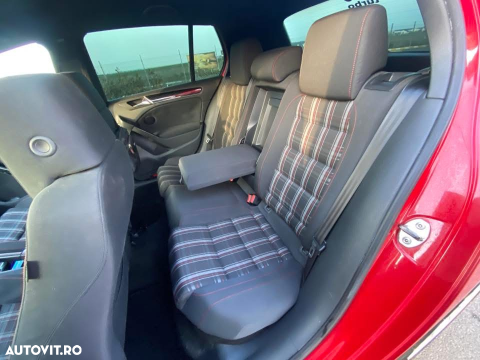 Volkswagen Golf - 21