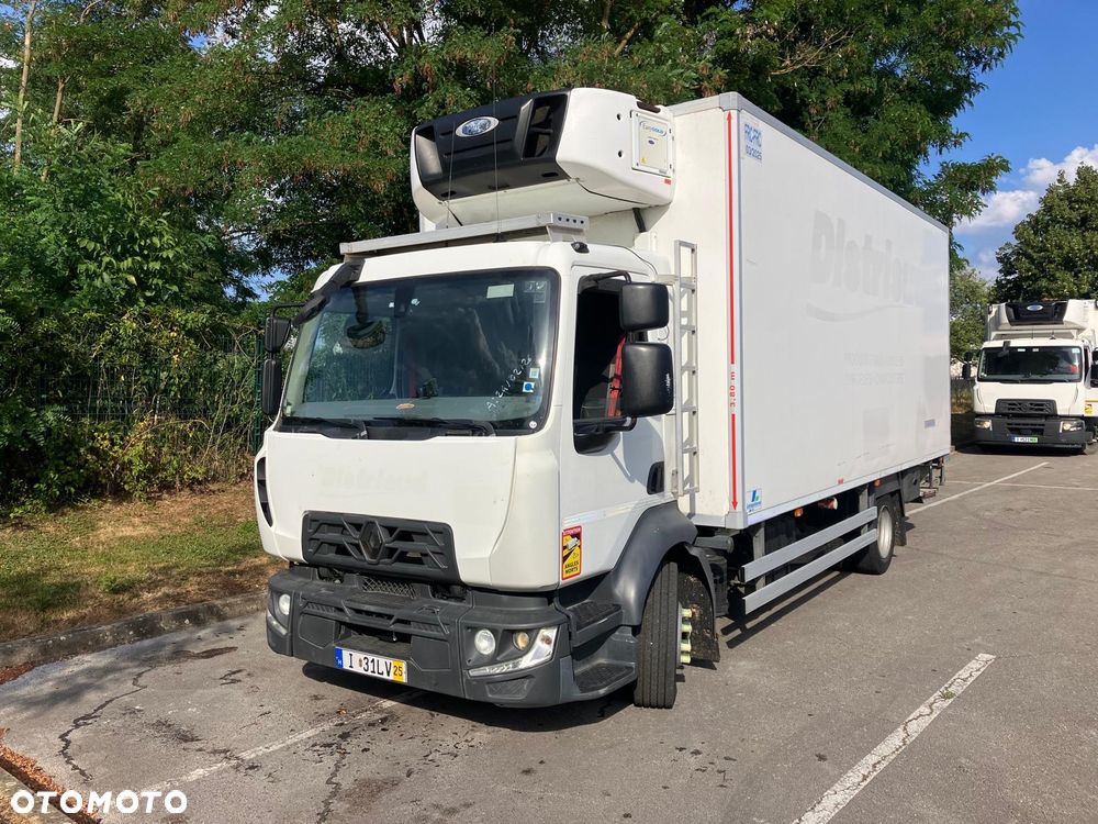 Renault GAMA D 12.210  chłodnia  izoterma 15 palet poduszka