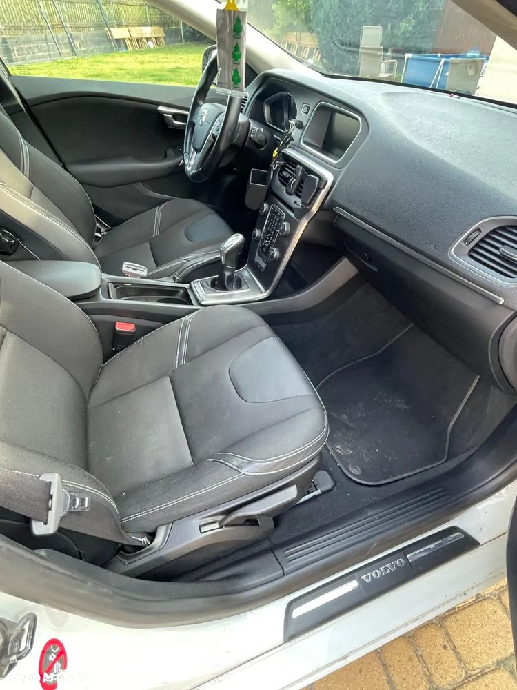 Volvo V40 D2 Summum - 3