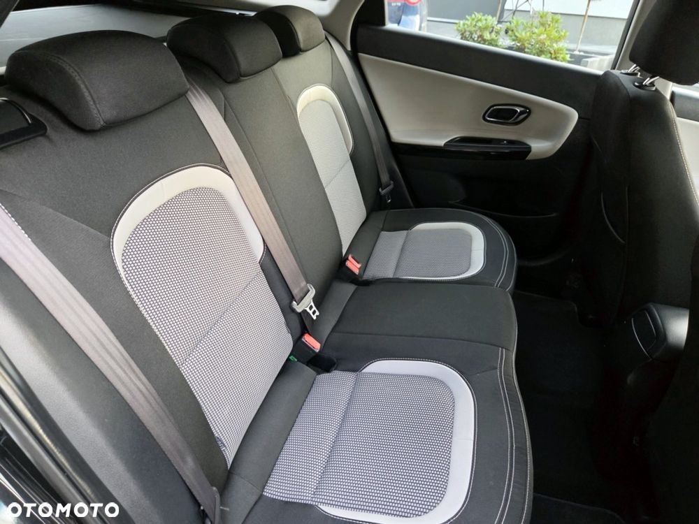Kia Ceed 1.6 GDI Dream Team Edition - 30