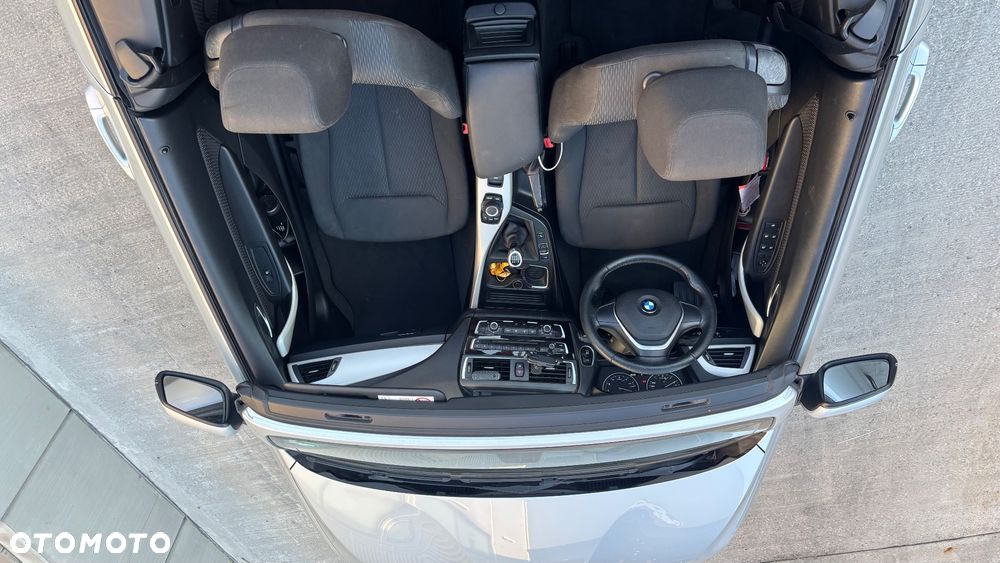 BMW Seria 2 218d - 18