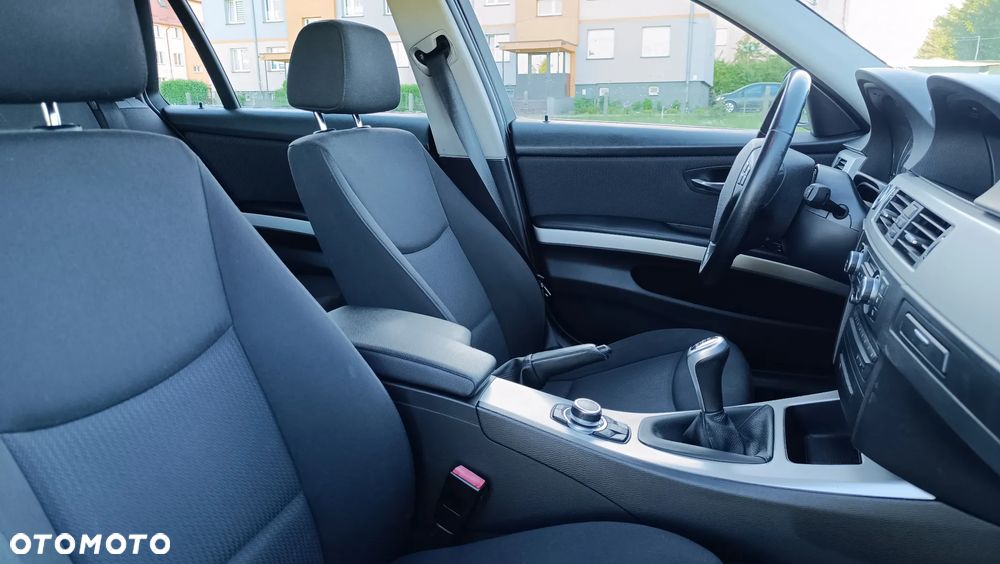 BMW Seria 3 330d DPF Edition Sport - 14