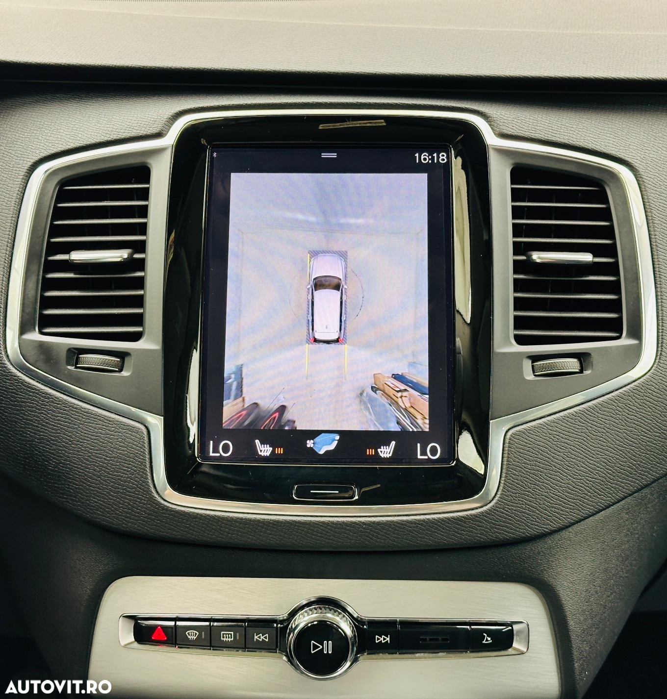 Volvo XC 90 D5 AWD Geartronic Momentum - 28