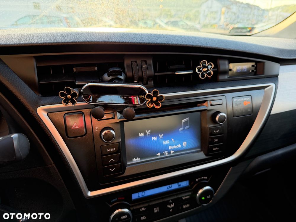 Toyota Auris 1.4 D-4D Premium - 21