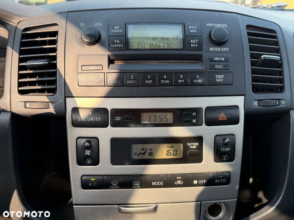 Toyota Corolla Verso 2.0 D-4D - 14