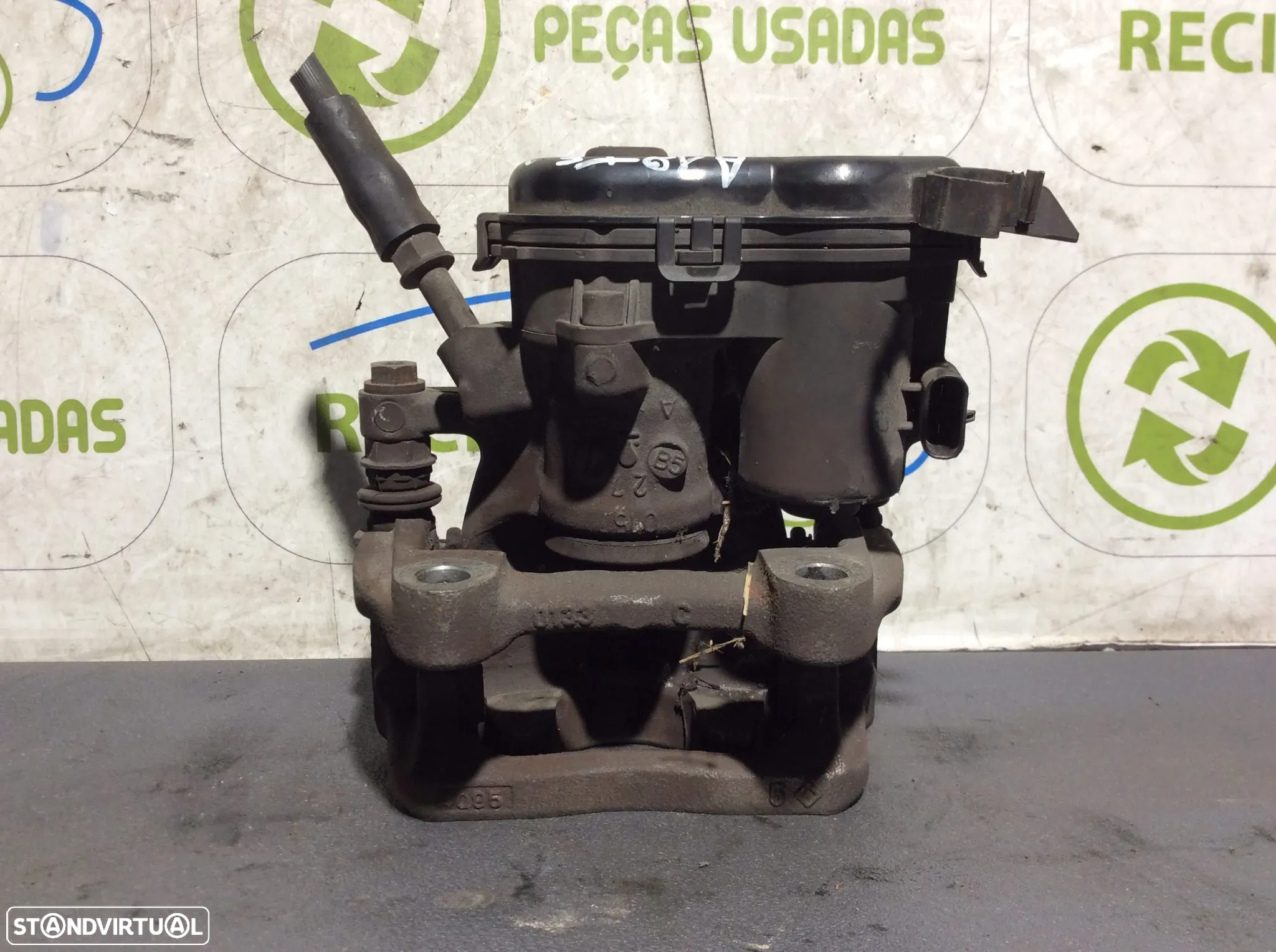 Pinça de travão trás esquerda Mercedes Class A180 2013 - 2