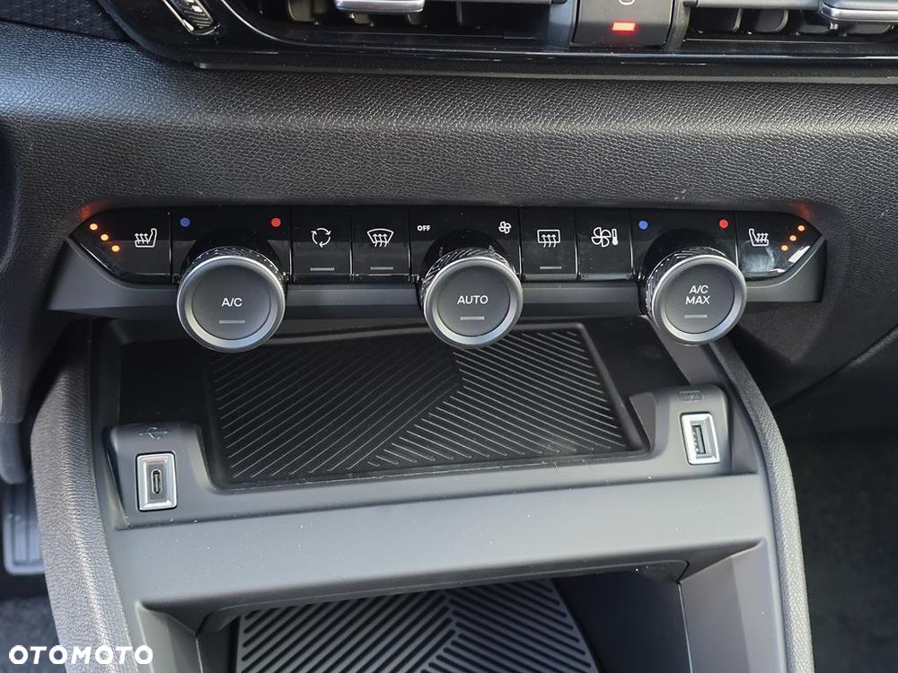 Citroën C4X 1.2 mHEV Plus eDCT6 - 19