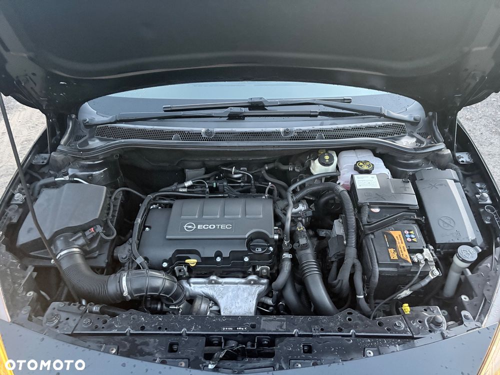 Opel Astra 1.4 T Cosmo - 11