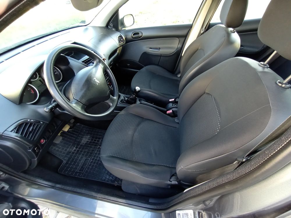 Peugeot 206 - 15