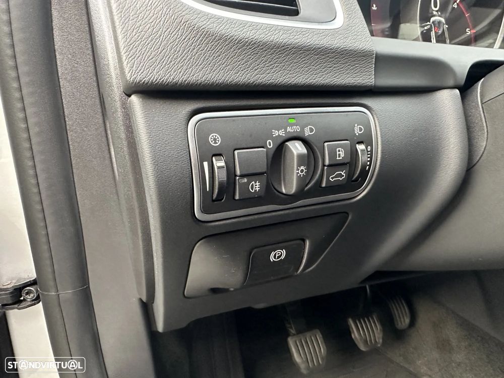 Volvo V60 D2 Geartronic Kinetic - 3