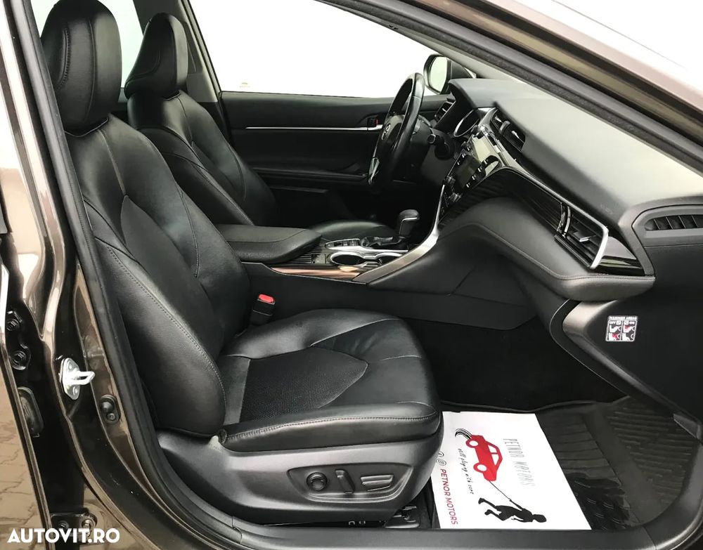 Toyota Camry 2.5 Hybrid Dynamic - 16