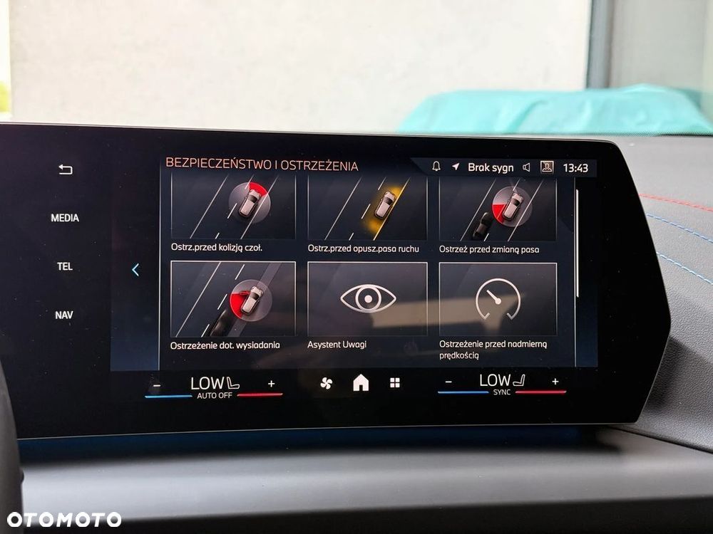 BMW Seria 1 120d mHEV - 33