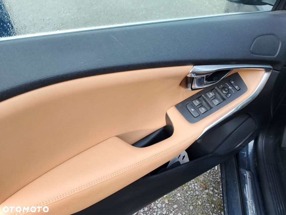 Volvo V40 D3 Drive-E Inscription - 16