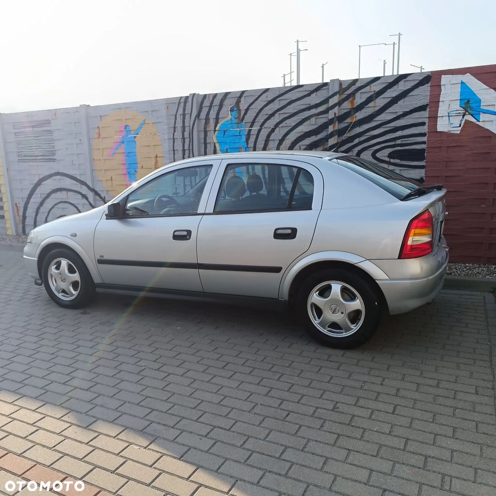 Opel Astra 1.4 - 6