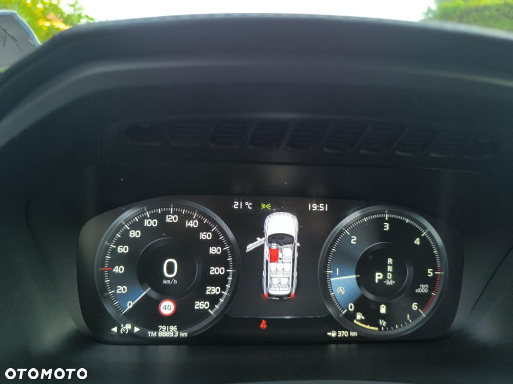 Volvo XC 90 - 9