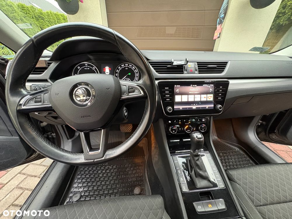 Skoda Superb 2.0 TDI 4x4 Active DSG - 9