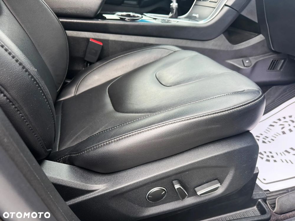Ford Edge 2.0 TDCi 4x4 Titanium - 22