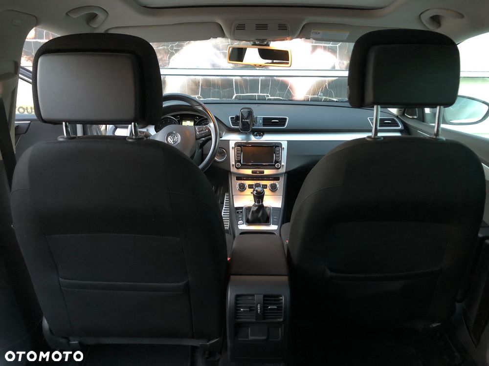 Volkswagen Passat - 13