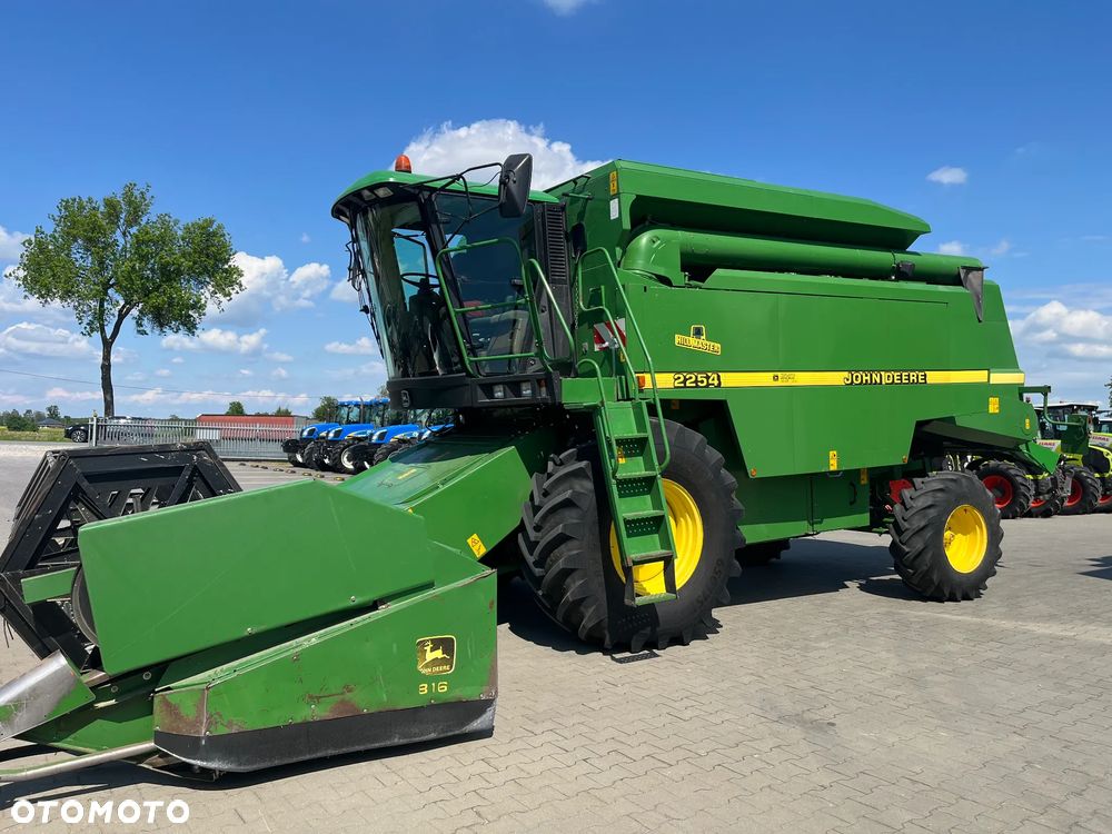 John Deere 2254 HillMaster - 6