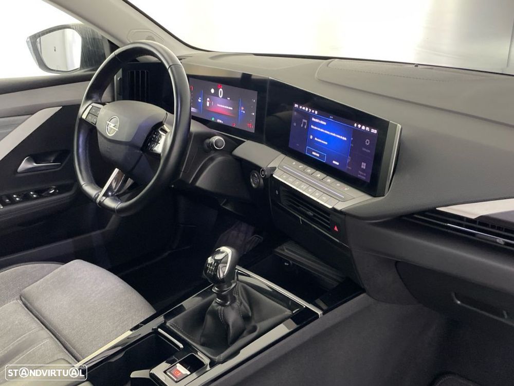 Opel Astra 1.2 T Elegance - 22