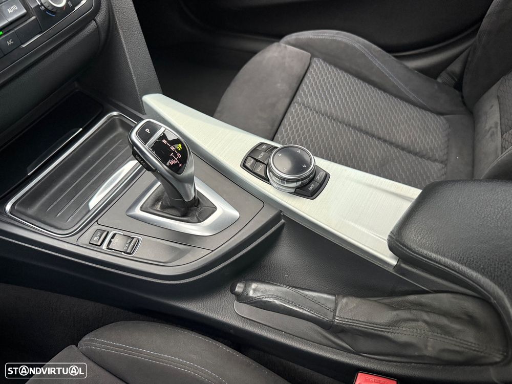 BMW 320 d Auto Pack M - 23