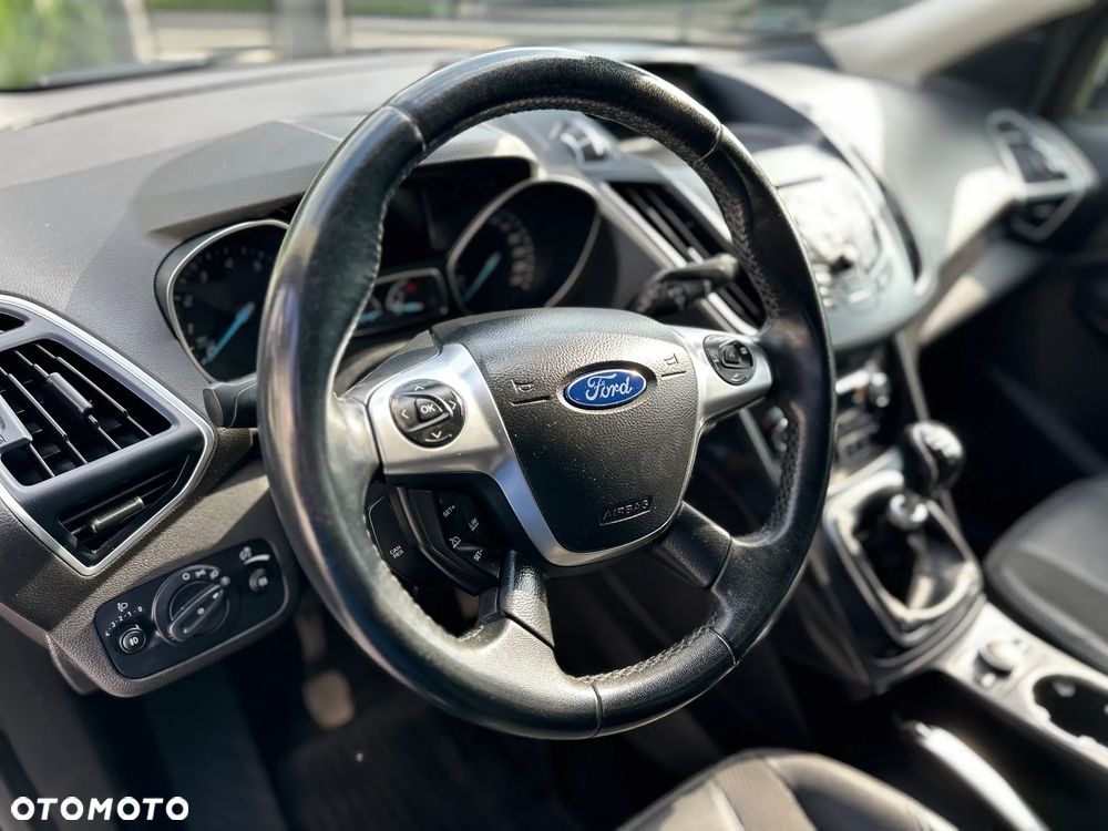 Ford Kuga 1.6 EcoBoost 2x4 Individual - 19
