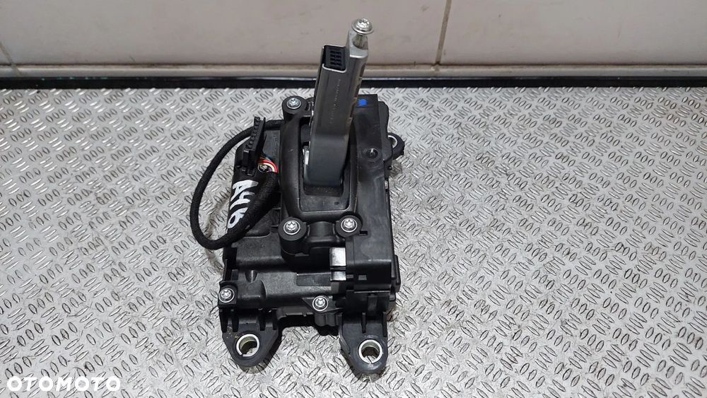 Wybierak biegów lewarek Audi A4B9 R2016 2.0 TFSI nr 8W1713041E - 3