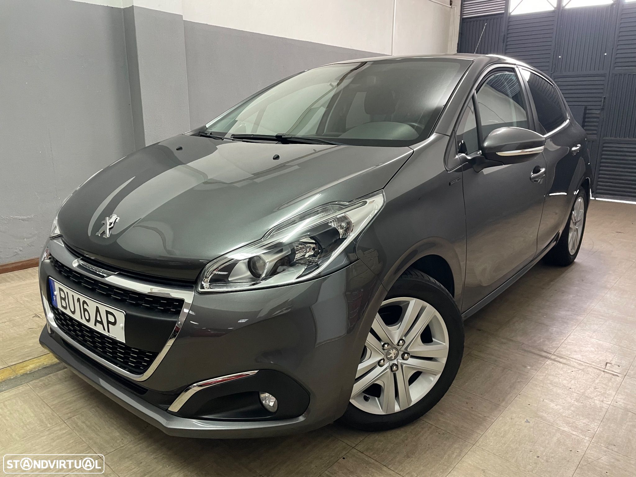 Peugeot 208 PureTech 82 Stop & Start Signature - 1