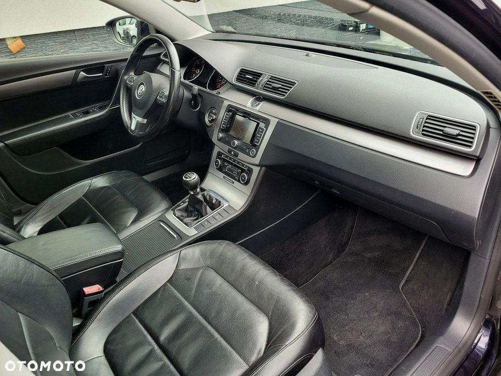 Volkswagen Passat - 24