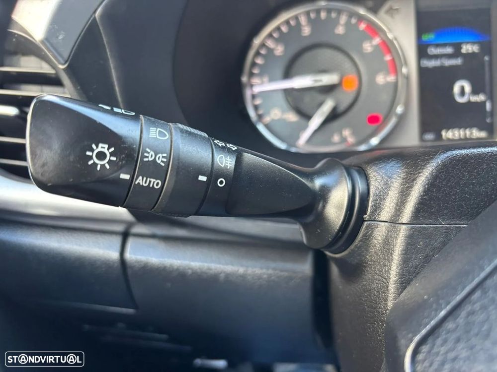 Toyota Hilux 2.4 D-4D 4WD CD CM - 28