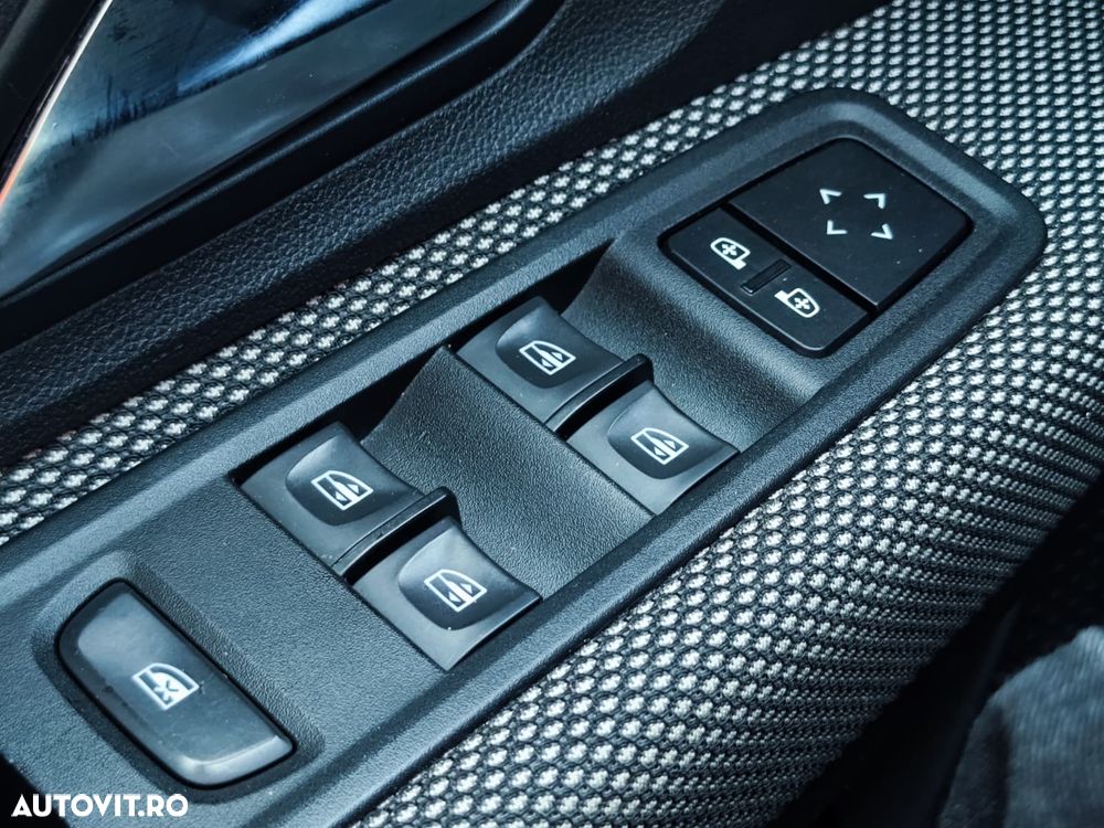 Dacia Logan TCe 90 MT6 Prestige - 25