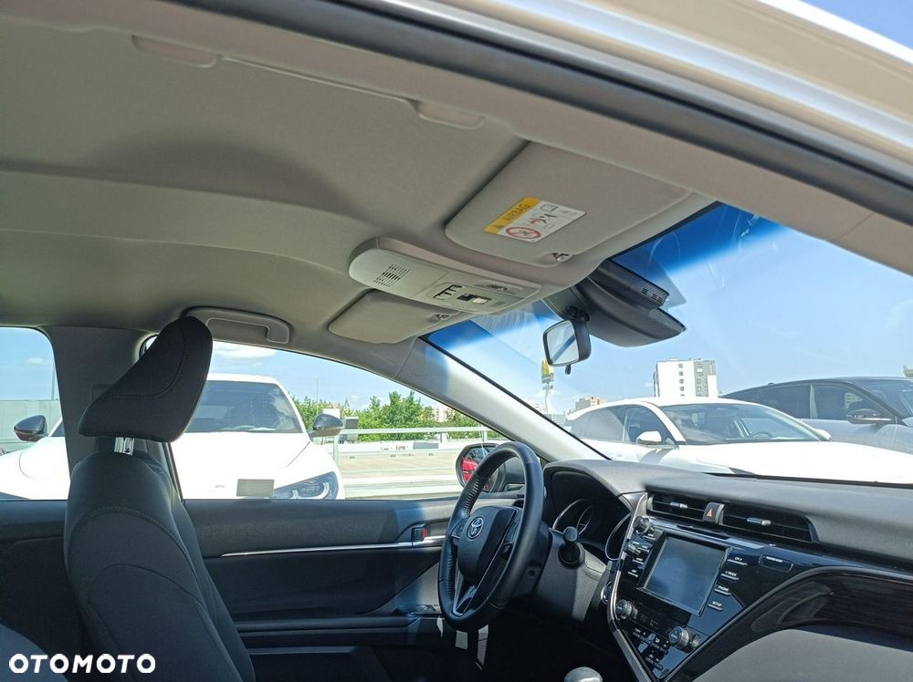 Toyota Camry 2.5 Hybrid Comfort CVT - 14