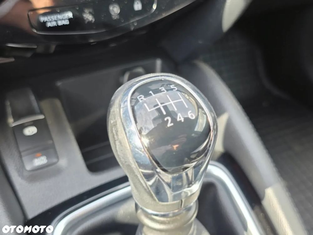 Nissan Qashqai 1.7 dCi 4x4 N-Connecta - 11