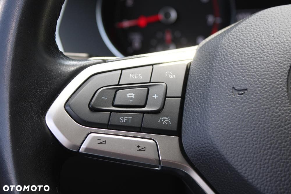 Volkswagen Passat - 14