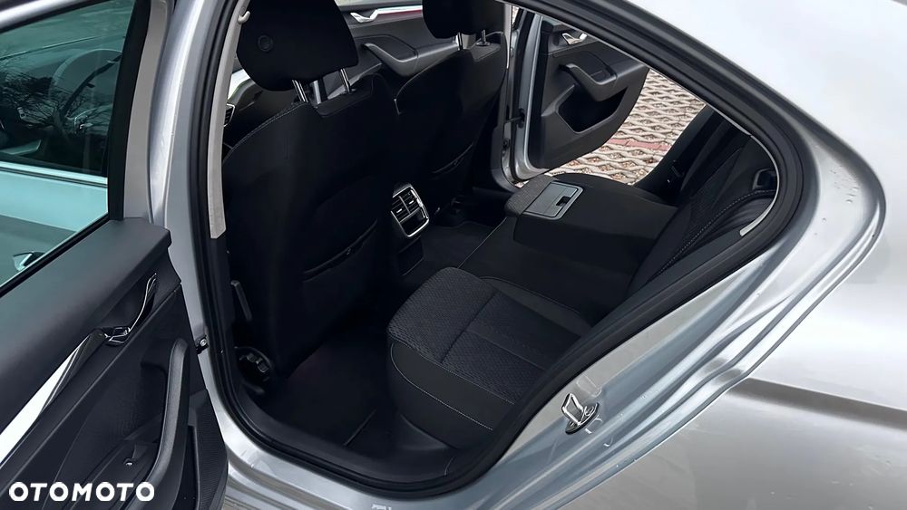 Skoda Octavia 1.5 TSI ACT Style DSG - 7