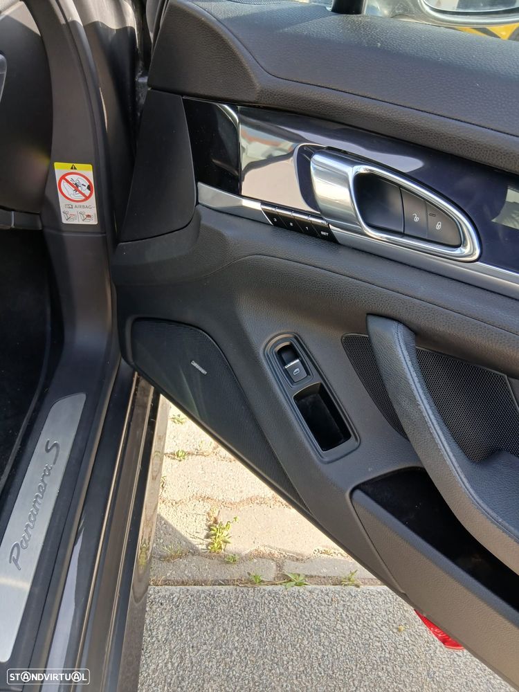 Porsche Panamera S Hybrid J19 - 20