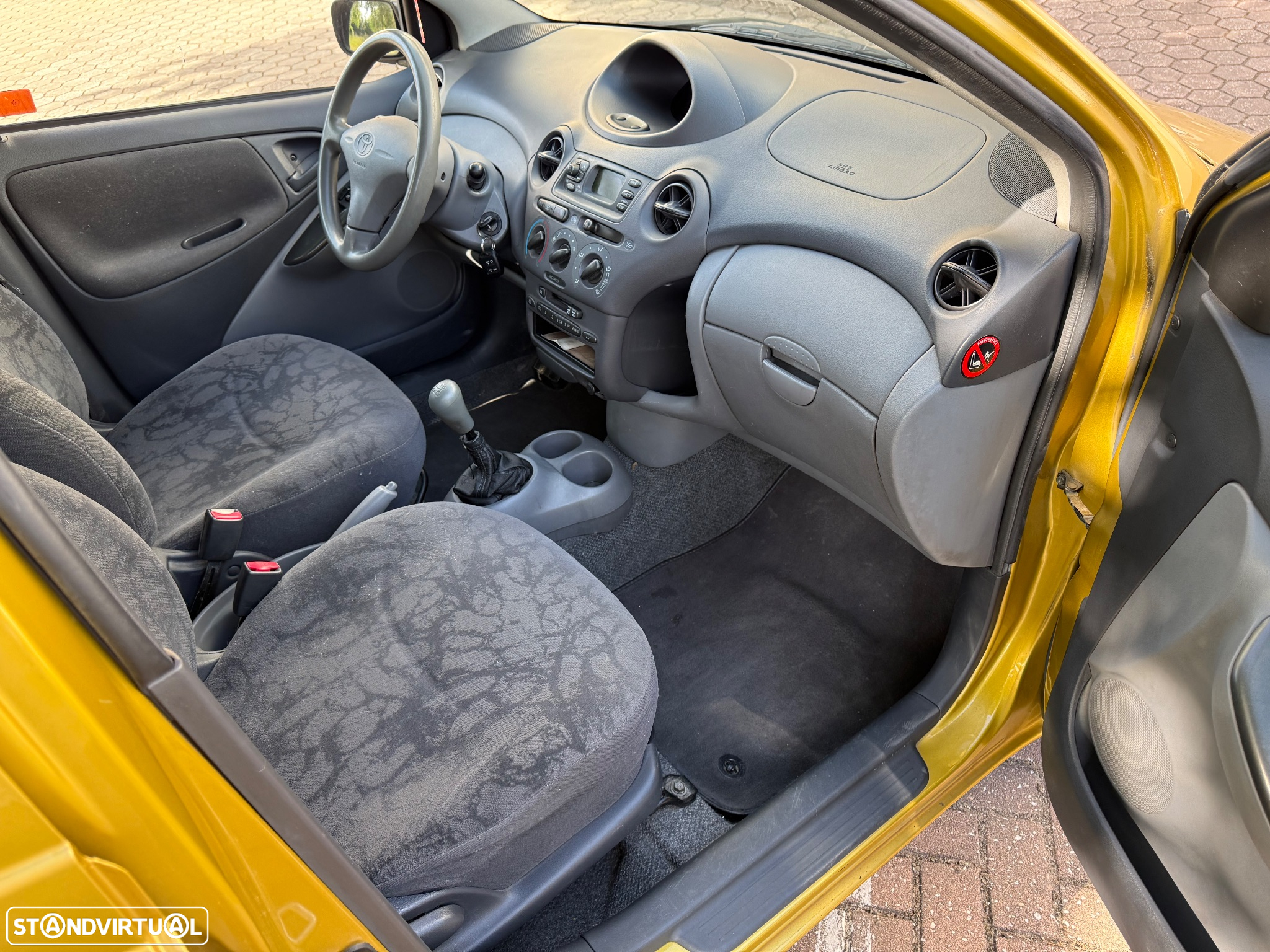 Toyota Yaris 1.0 Sol ABS+CD+AC - 10