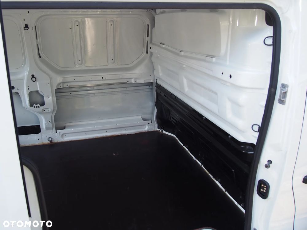 Opel vivaro - 17