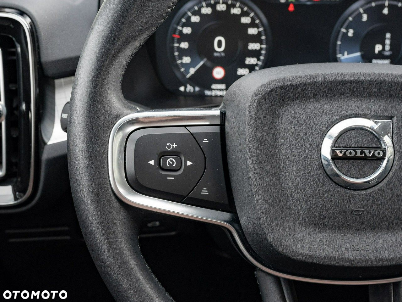 Volvo XC 40 T3 Momentum Pro - 17