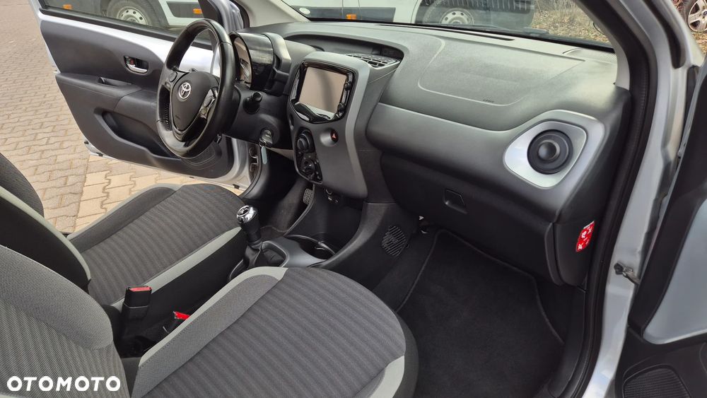Toyota Aygo x-play - 20