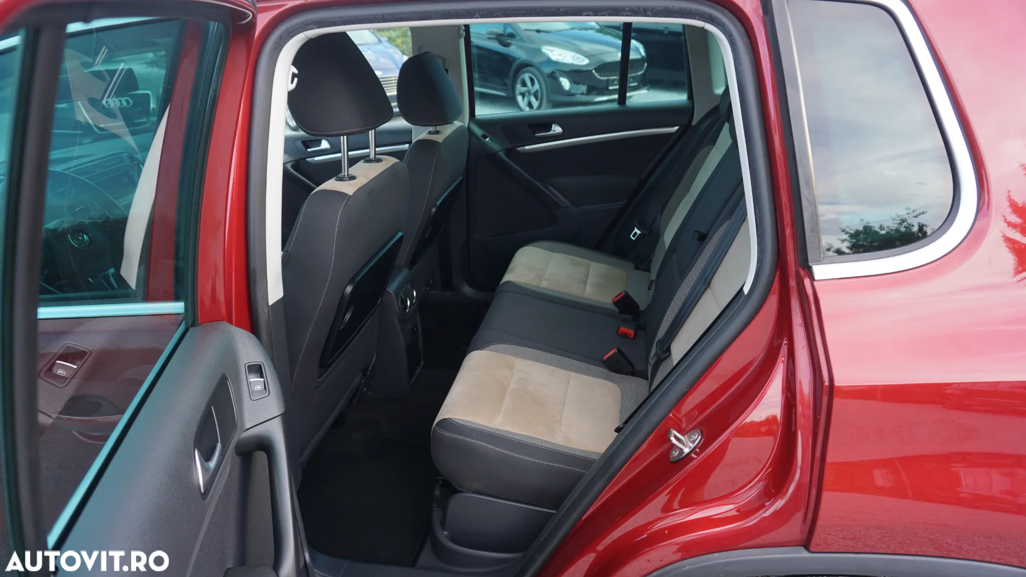 Volkswagen Tiguan 2.0 TDI DPF 4Motion BlueMotion Technology DSG Exclusive - 8
