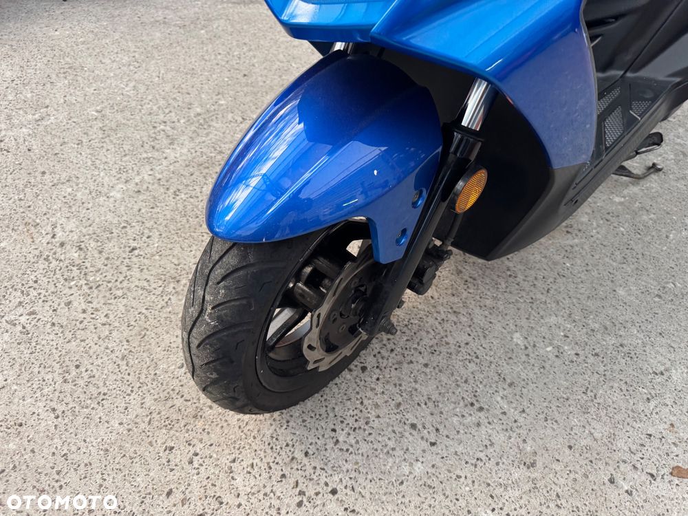 Suzuki Burgman - 13