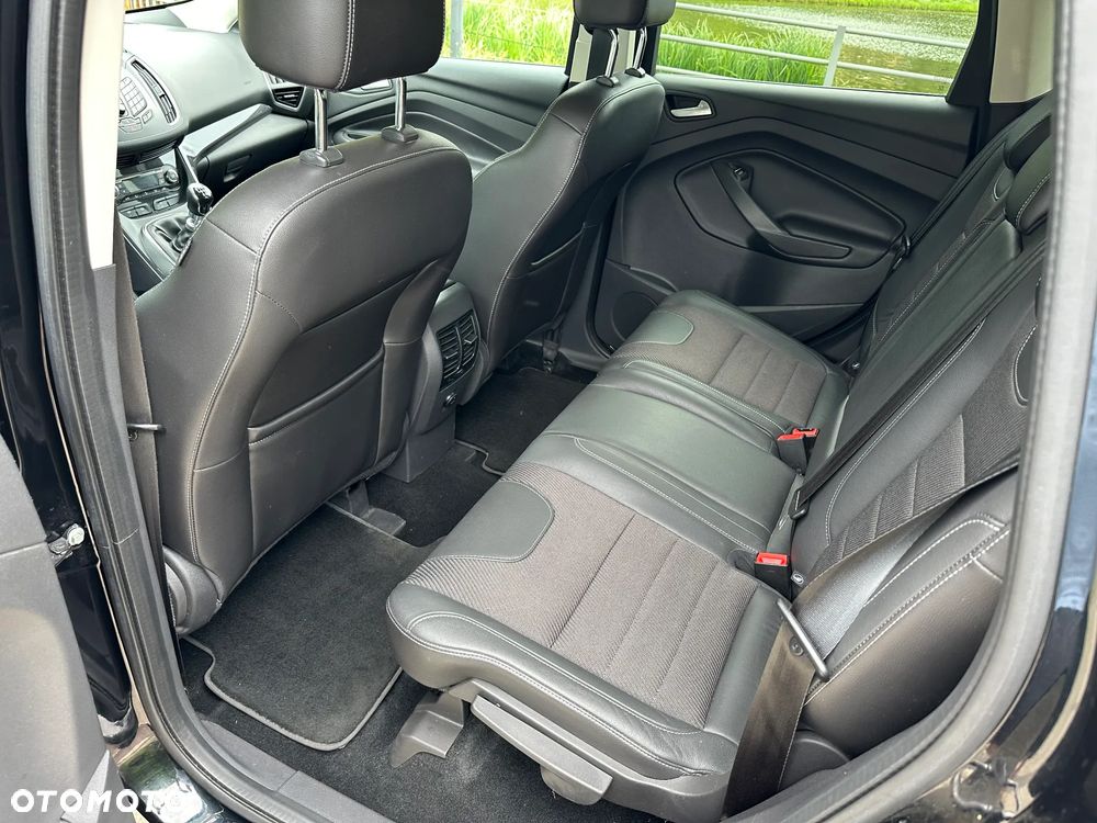 Ford Kuga 1.6 EcoBoost 2x4 Titanium - 17