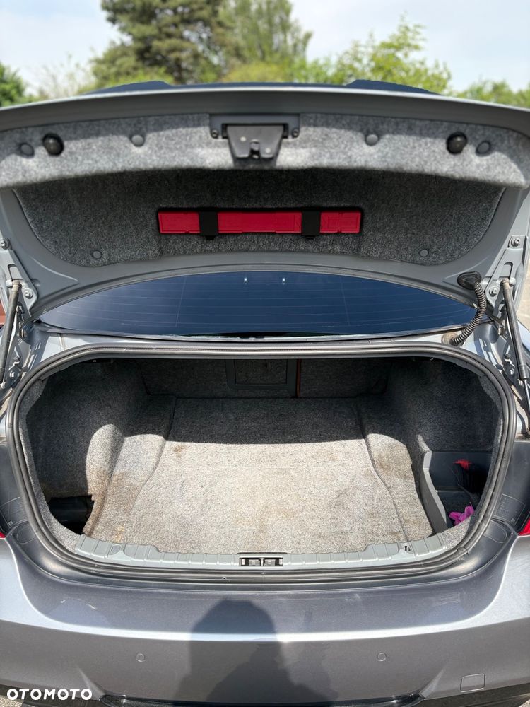 BMW Seria 3 318d - 16