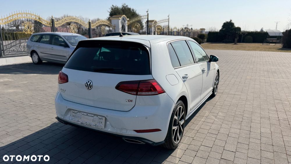 Volkswagen Golf - 6