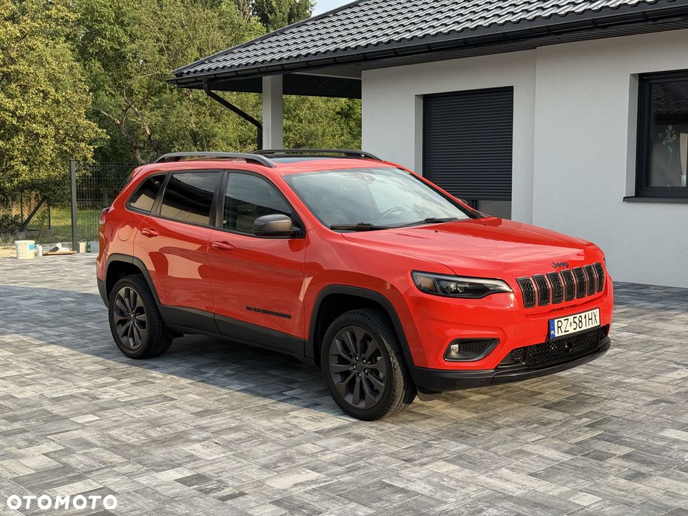 Jeep Cherokee - 37