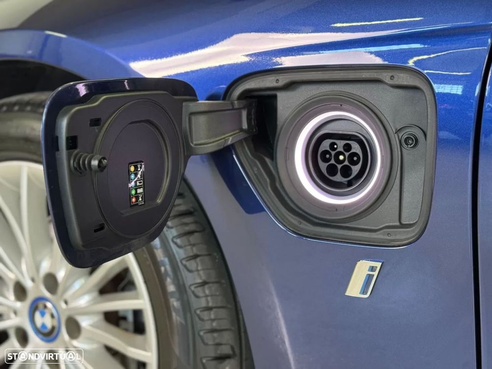 BMW 330 e iPerformance Line Luxury - 16