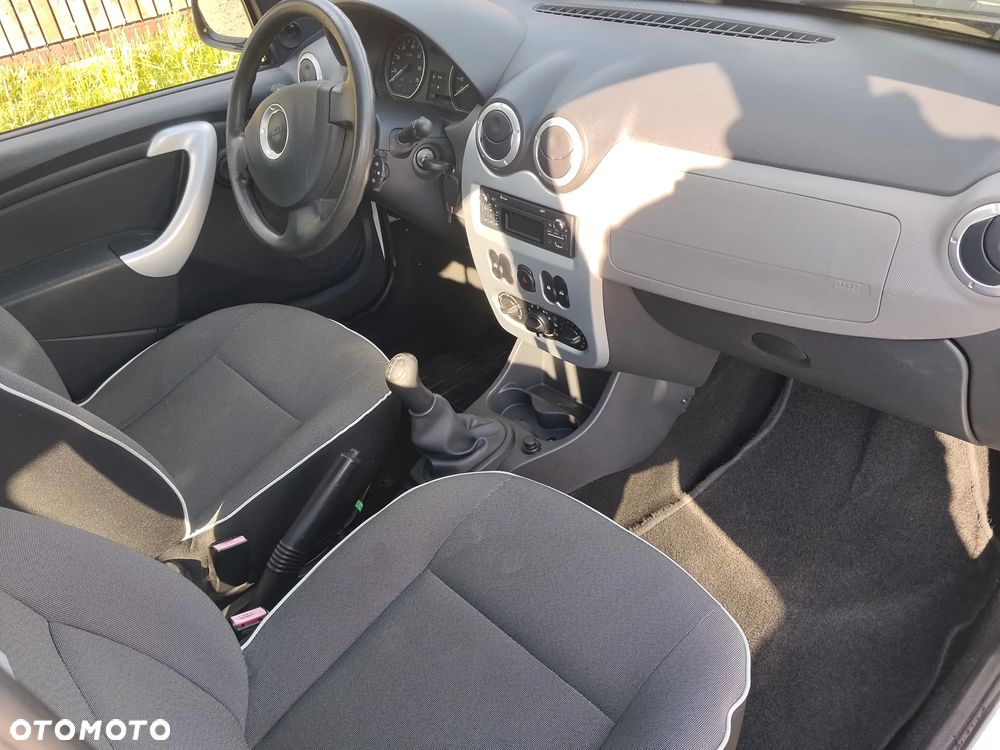 Dacia Sandero 1.2 16V - 9
