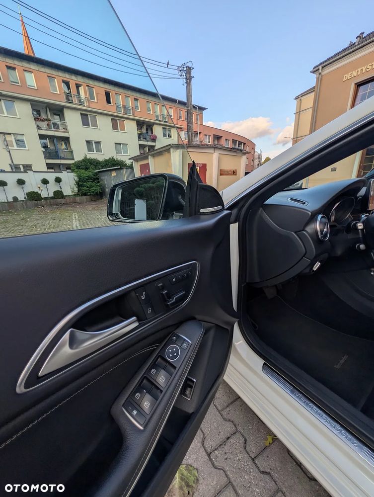 Mercedes-Benz CLA 250 7G-DCT Sport - 24